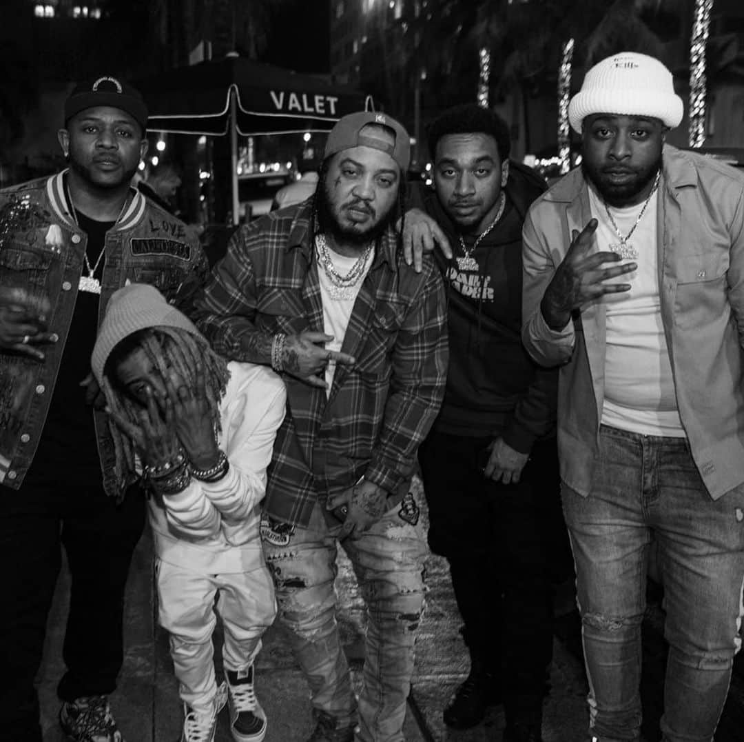 マック・メインのインスタグラム：「Celebrated like Kings for  @imguddagudda holiday! #MULA」