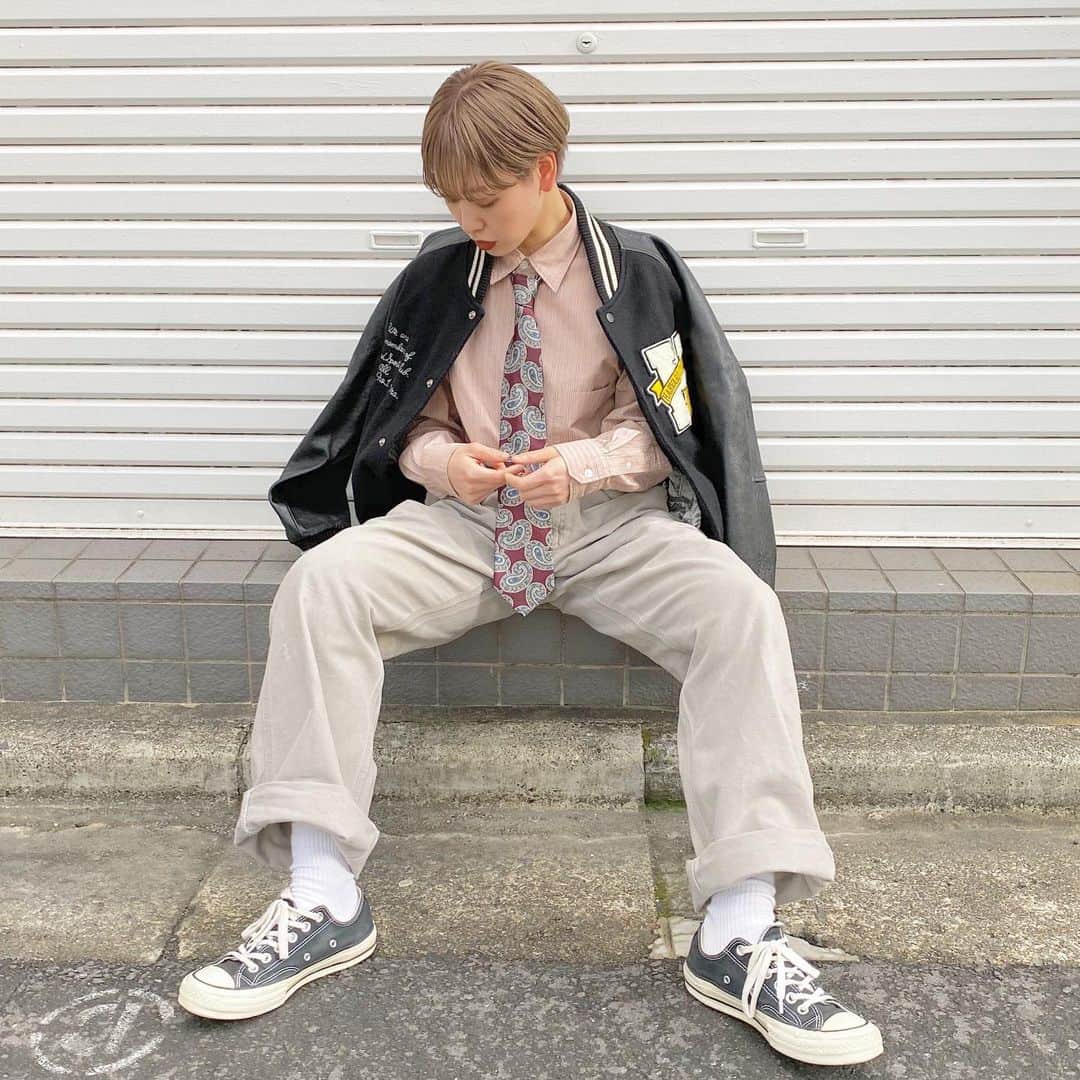 のインスタグラム：「＊ブランドはwearにて ネクタイスタイル春は必須やな . #ootd#fashion#メンズライク#古着好きな人と繋がりたい#古着#古着コーデ#おしゃれさんと繋がりたい#フリクロ#フルジョ#コーデ#コーディネート#instagood#outfit#instalike#coordinate#mensfashion#used」