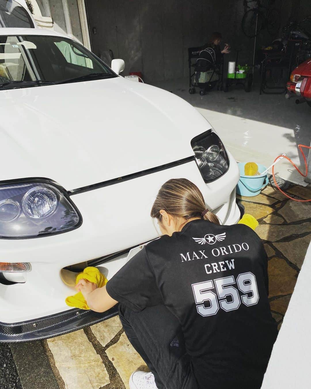 織戸学さんのインスタグラム写真 - (織戸学Instagram)「@maaya_orido_559  徹底的に洗車の　方法を教えた。  3台洗車  ホイール洗い 拭き取り方法 拭き取り場所  室内清掃、掃除機。  こうして 車と戯れ、大切に扱うようになる。 と良いね👍😊」3月13日 18時44分 - maxorido