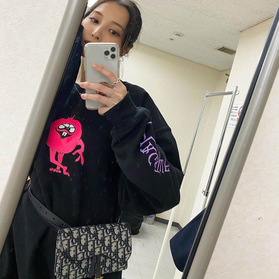 大石絵理のインスタグラム：「今日も楽しかったぁ お疲れさまでした😂🤩🤗 #ericloset」