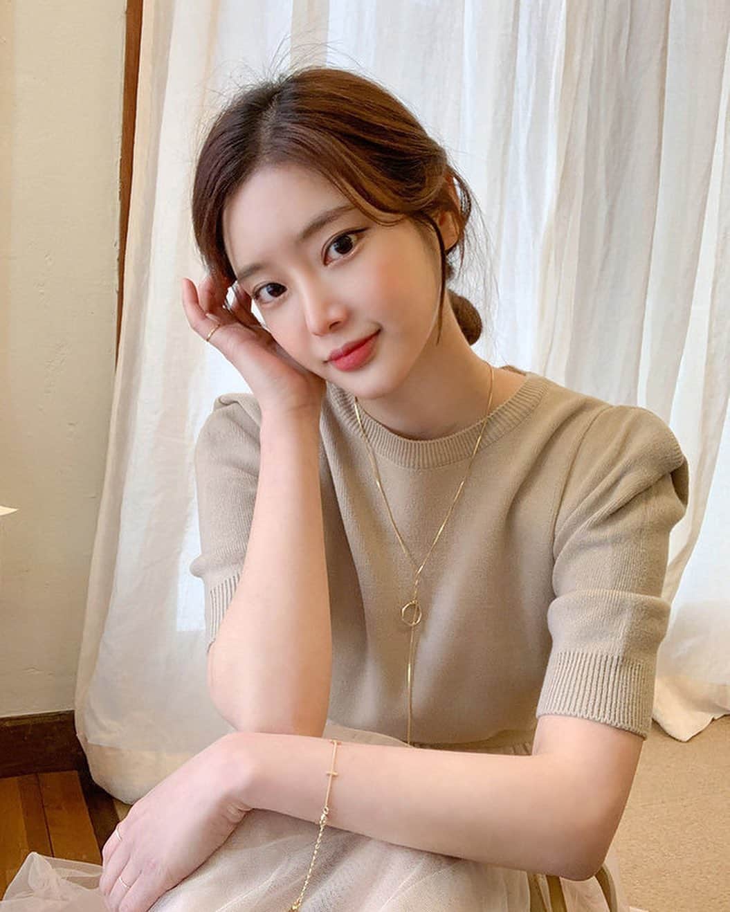 Chuuのインスタグラム：「숄더 디테일로 러블리하게💓💓 #업뎃완료 #chuuseoul」