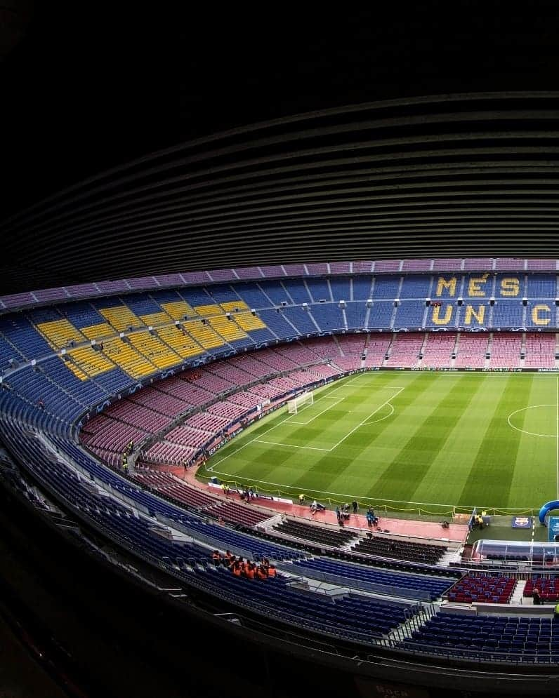 FCバルセロナさんのインスタグラム写真 - (FCバルセロナInstagram)「[BREAKING NEWS] ❗ UEFA suspends the #BarçaNapoli @championsleague match that was set to be played next week at Camp Nou. [ÚLTIMA HORA] ❗ La UEFA acuerda la suspensión del #BarçaNapoli de la próxima semana en el Camp Nou. [ÚLTIMA HORA] ❗ La UEFA ha acordat la suspensió del #BarçaNapoli previst per a la  propera setmana al Camp Nou.」3月13日 19時47分 - fcbarcelona