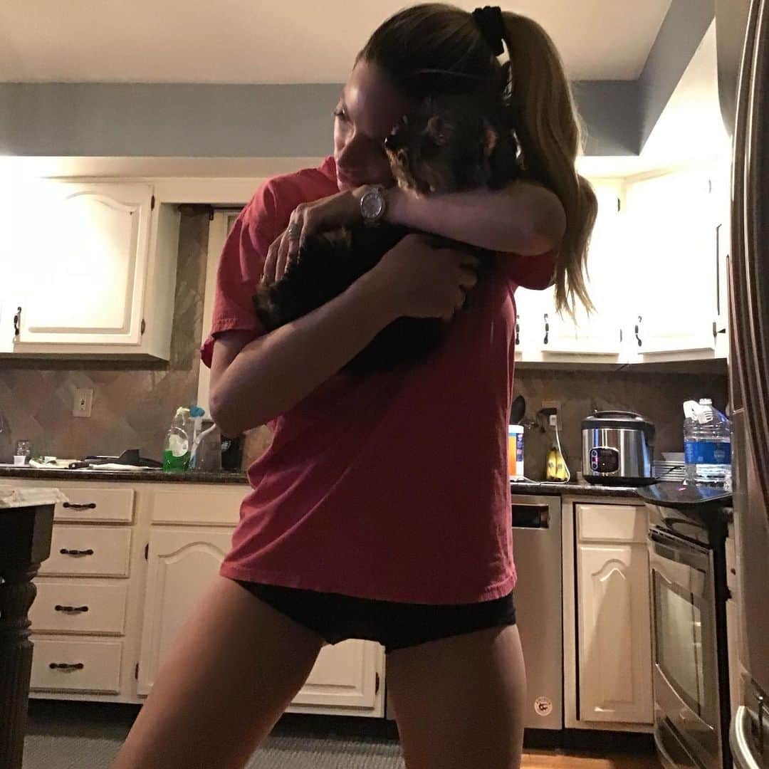 ティーガン・プレスリーのインスタグラム：「Giving @mrmaxgrevy love while the babes, #babybriar is sleeping 🐶💙 #teaganpresley #madmax #yorkiesofinstagram #dogsofinstagram #dogs #postpartum #momlife #postpartumbody #dogsofig  #yorkie #dogmom #bootyshortsseason #yorkiesofinstagram」