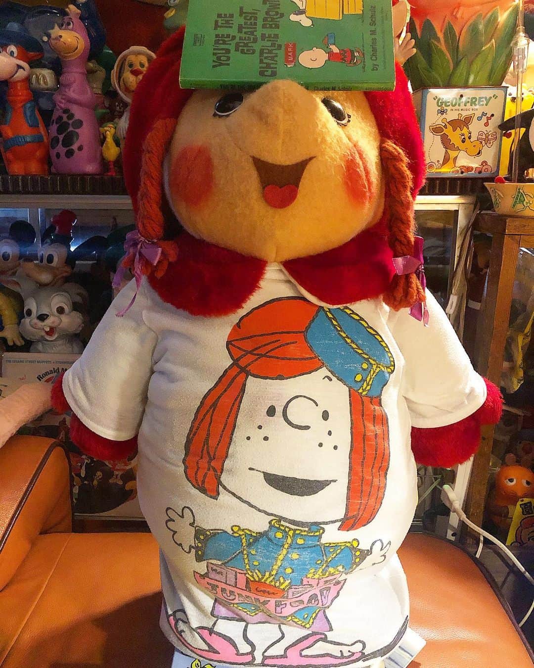 大川知英のインスタグラム：「80's Flame Restaurant  T-shirt peanuts peppermint patty&snoopy double side illustration🇺🇸 アド物の可愛いTシャツをズッポシ🤡 ペパミとスヌーピーの制服が青で最高🚬 どっかのバンドもこんな制服着てたような🤡 子供用はぬいぐるみに着せたり部屋のディスプレイにするのもUPI❗️🤡ありがとうございました🙇‍♂️ #flamerestaurant#advertising #tshirt#peanuts##80s#vintage #子供いないからぬいぐるみに着せる #青の制服最高#amecajiboys  #takatsubase#アメトイ部キャプテン」