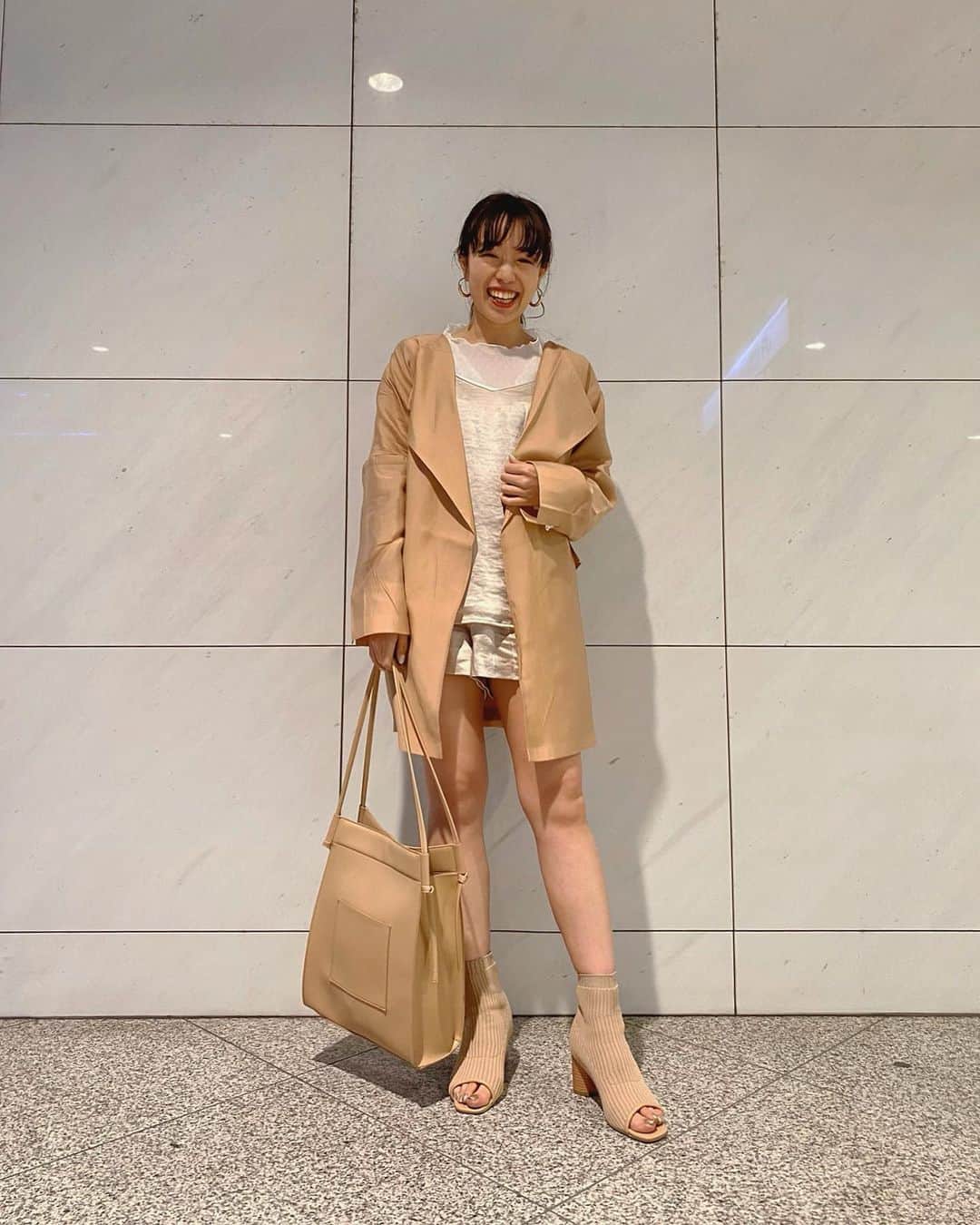 のインスタグラム：「ㅤㅤㅤㅤㅤㅤㅤㅤㅤㅤㅤㅤㅤ ㅤㅤㅤㅤㅤㅤㅤㅤㅤㅤㅤㅤㅤ 再入荷でついに手に入れたbag🧡 ご満悦🧡 ㅤㅤㅤㅤㅤㅤㅤㅤㅤㅤㅤㅤㅤ 今日アイボリーも再入荷予定です♪ ㅤㅤㅤㅤㅤㅤㅤㅤㅤㅤㅤㅤㅤ ㅤㅤㅤㅤㅤㅤㅤㅤㅤㅤㅤㅤㅤ #トートバッグ #ワントーンコーデ  #kana_chicode #ちわcode #salonbychico #whoswhochico ㅤㅤㅤㅤㅤㅤㅤㅤㅤㅤㅤㅤㅤ」