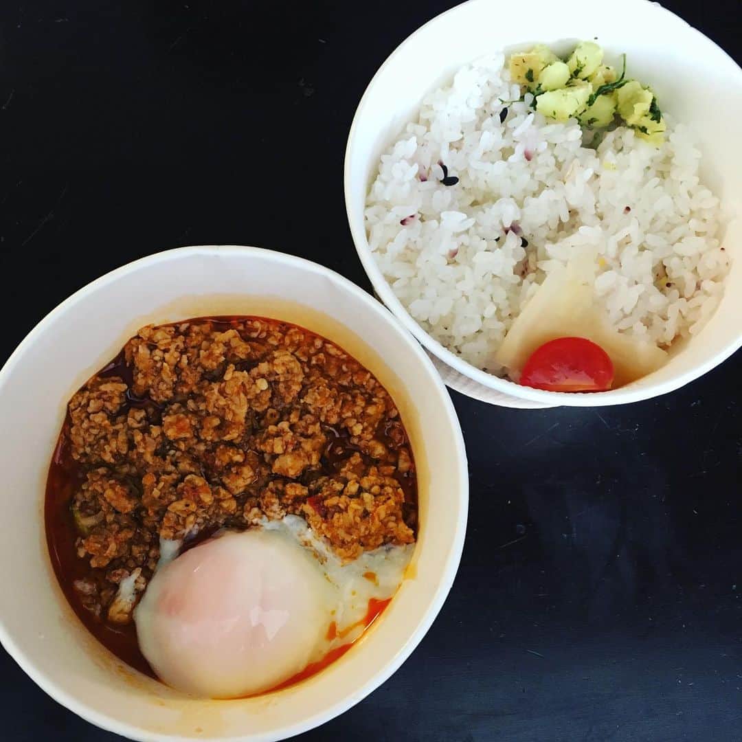 azumiのインスタグラム：「Uber eats こんなに美味しいカレー食べられるの便利 #スパイス婆ちゃん  #あずカレー #ubereats」