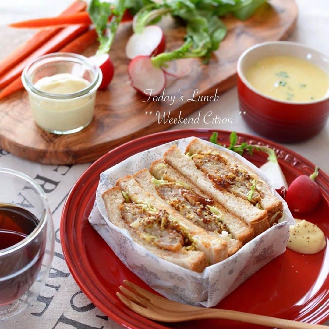 CCC PHOTOLIFE LAB INC. のインスタグラム：「﻿ ﻿ Photo by @weekend.citron﻿ ﻿ 本日のリグラムはこちら❣️﻿ ﻿ 🥪メンチカツと春キャベツのサンドイッチ🥪﻿ ﻿ ❤︎❤︎❤︎❤︎❤︎❤︎❤︎❤︎❤︎❤︎❤︎❤︎❤︎❤︎❤︎❤︎❤︎❤︎❤︎❤︎❤︎❤︎﻿ こちらのお写真の撮影のコツは✍🏻﻿ ✅ 自然光で撮影する☀️﻿ ✅ あらかじめ構図やセッティングを整え、出来上がりをすぐに撮影する🤲🏻﻿ ✅ メインの料理にしっかりとピントを合わせる📸﻿ ﻿ ❤︎❤︎❤︎❤︎❤︎❤︎❤︎❤︎❤︎❤︎❤︎❤︎❤︎❤︎❤︎❤︎❤︎❤︎❤︎❤︎❤︎❤︎﻿ ﻿ ✨ @weekend.citron さん✨﻿ 素敵なお写真ありがとうございました！﻿ CCCフォトライフラボを、️どうぞよろしくお願いします！﻿ ﻿ #socialgrapher#ソーシャルグラファー#cccphotolifelab#cccフォトライフラボ﻿ ﻿ #torutte#サンドイッチ#今日のランチ#サンドイッチの日#私のおいしい写真#お家カフェ#おうちカフェ#フードスタイリング#テーブルフォト#フーディーテーブル﻿ ﻿ #cooking#cookingram#foodstagram#instafood#regram」