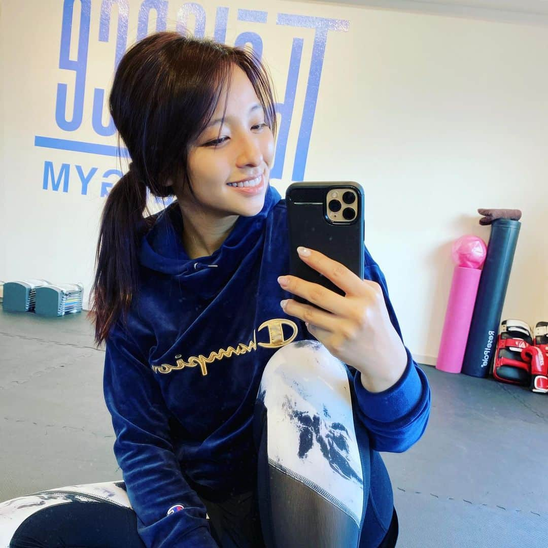 水崎綾女さんのインスタグラム写真 - (水崎綾女Instagram)「Gym!! @t.balance 🎽 @champion_japan  @champion  #workout #gym #diet #筋トレ #training」3月13日 12時44分 - misakiayame