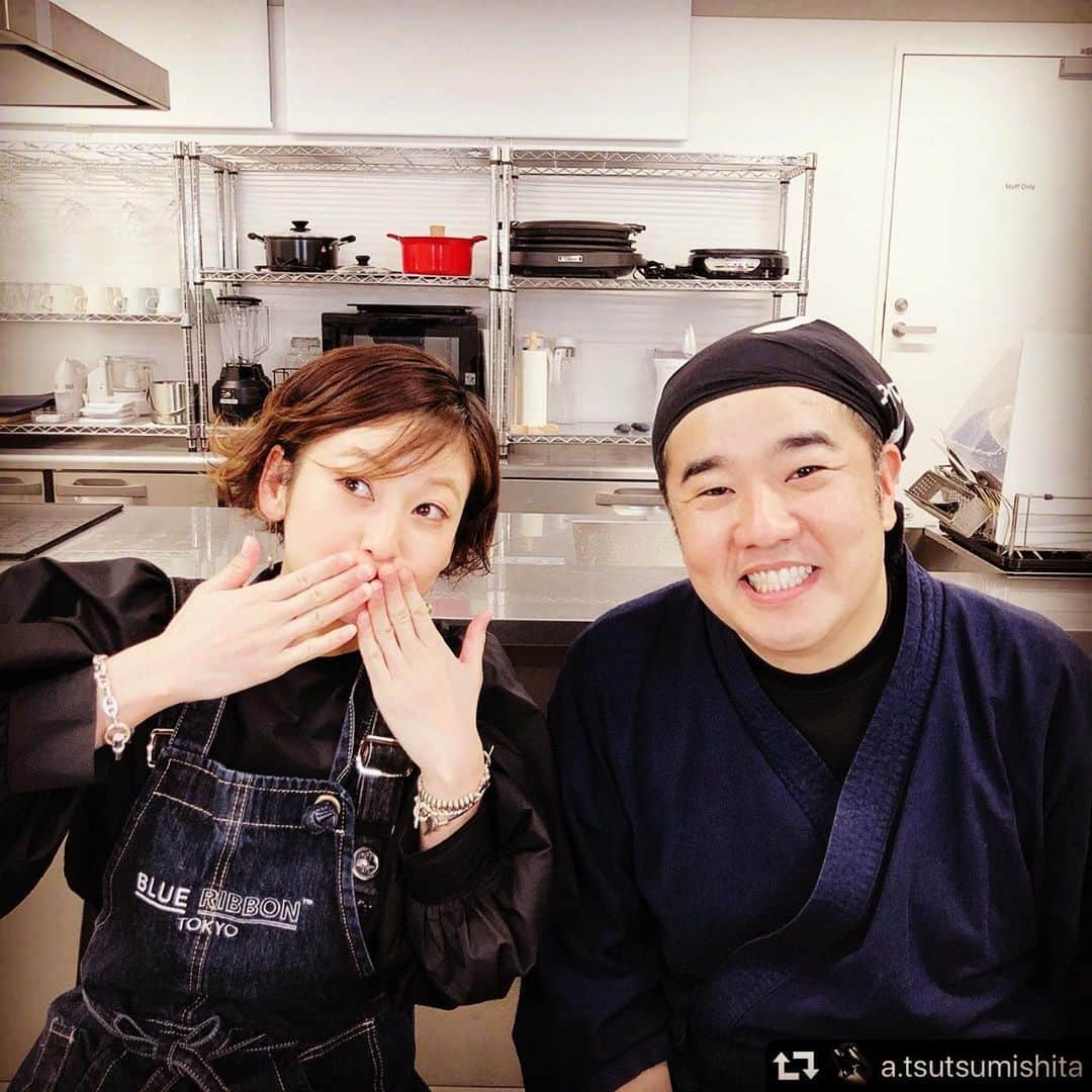 西山茉希さんのインスタグラム写真 - (西山茉希Instagram)「#repost @a.tsutsumishita ・・・ 先日のYouTubeコラボ！  なんと、凄い久しぶりにお会いした西山茉希ちゃん！  凄い久しぶりなはずなのに、えらい盛り上がったコラボでした！  近日公開です！  YouTube堤下食堂！お楽しみに！」3月13日 13時12分 - maki.nshiyama50