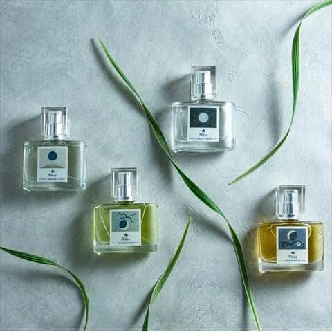のインスタグラム：「🌕 MOON EAU COLLECTION🌑  Ablxs<アブラクサス>の新しいオーデトワレ入荷しました！  満月、新月、下弦の月、上弦の月をイメージした香り。  す、素敵です、、、！！ #ablxs #fragrance #香水 #香水コレクション #オーデトワレ #moon」