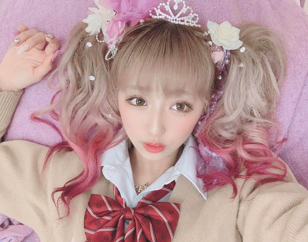 のインスタグラム：「❤︎ JK賞味期限切れた〜🐶 ぴえん超えてぱおんだよ🥺🥺 ❤︎ JDも頑張るよ〜🤩🤩 久しぶりにコメント返すーーーー！！ #卒業式 #卒業式ヘア #ljk #jk #jkブランド #jd」