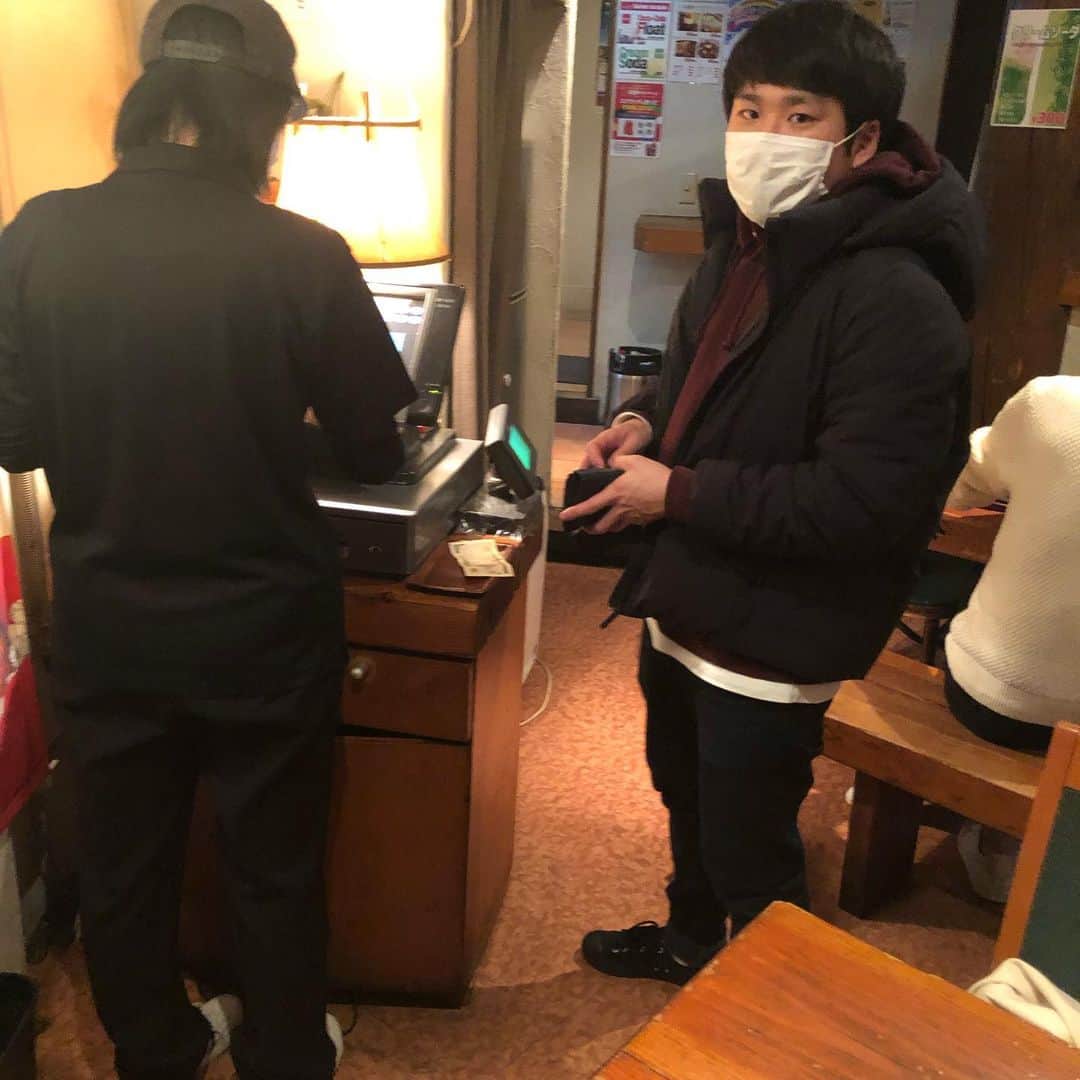 のインスタグラム：「毎回お金出してくれる…こわい…  #0キロバトル」