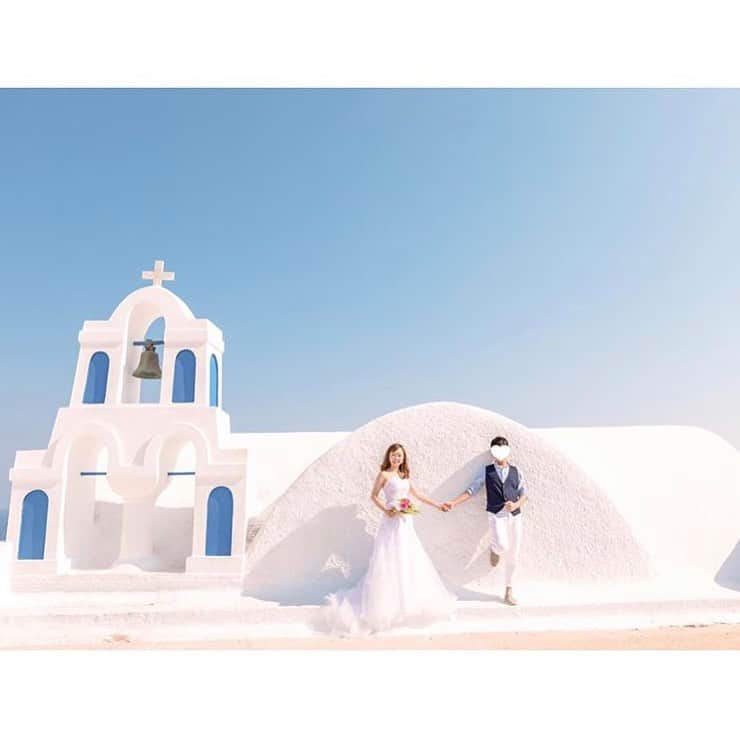 Stayway女子さんのインスタグラム写真 - (Stayway女子Instagram)「"【📍 ギリシャ・サントリーニ島】 . . 【📷 by @chu_u.24】 . . —————————————————— とてもかわいらしい建物に囲まれて ウェディングなんて 憧れますね！ ———————————————— 素敵な女子旅をされている方をご紹介させていただきます！✨ 写真は全てご本人に【掲載許諾】を頂いています #Stayway女子旅 というハッシュタグをつけて是非投稿してください♪ Instagram・Twitter・Stayway mediaにてご紹介させていただきます！ ——————————————————— 【Staywayとは？】 Staywayはホテルやゲストハウスなどの宿泊施設はもちろん、世界中のコテージ・ヴィラ・一軒まるごとレンタルに古民家なども検索できるサイト 価格・ロケーションなど幅広いニーズに答え、利用者にあった宿泊先を素早く見つけることが可能👍✨ 素敵な旅には素敵な宿泊施設を🌃 Staywayで探してみませんか？✈️ ——————————————————— #Stayway女子旅 #Stayway_ギリシャ  #サントリーニ島 #greece #santorini #trip #instatravel #旅 #旅行 #travelgram#mytravelgram #instatravel #instagenic#photogenic #ダレカニミセタイケシキ #写真好きな人と繋がりたい #カメラ好きな人と繋がりたい #フォトジェニックnia"」3月13日 15時35分 - stayway_girls