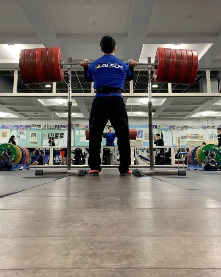 山本俊樹のインスタグラム：「- front rack hold 380KG  #ウエイトリフティングやろうぜ #weightlifting #snatch #cleanandjerk #squat #deadlift  #耐えて勝つ #率先垂範 #山本俊樹 #LEGACYLIFTER #nano9 #finelab #cherandker」