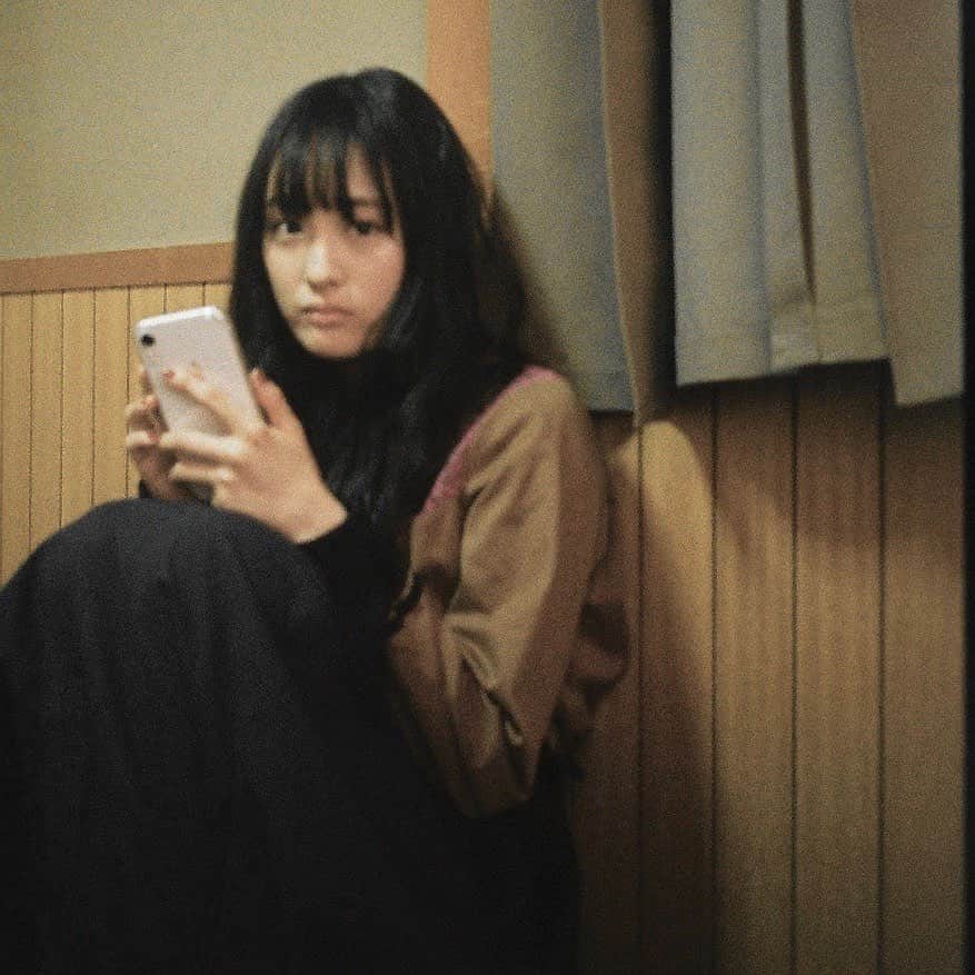大友花恋さんのインスタグラム写真 - (大友花恋Instagram)「ケースは透明派。 色々とケース探しの旅をしてきたけれど、私の好きなものののシンプル化がどんどん進んでいるもので、ミニマムな感じに。」3月13日 16時16分 - karen_otomo