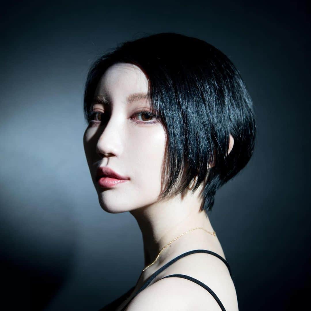 MASAMIのインスタグラム：「今なら特別にスタジオでお安く撮影してくれるからアー写やプロフィール画像撮りたい方、DMしてみてね😎👉 @jojiphoto」