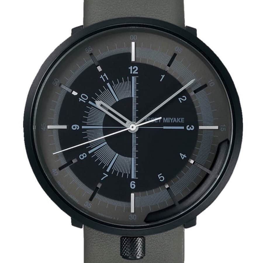 TiCTACさんのインスタグラム写真 - (TiCTACInstagram)「「ISSEY MIYAKE」¥54,000＋tax 昔の計測器をイメージしたデザインで“流れる時”を丁寧に表現した機械式腕時計「1/6（ワンシックス）」シリーズ。ダイヤルとストラップを深いカーキ色で仕上げ、ニュアンスを含んだ柔らかな印象を引き出した新色は3月19日（木）発売予定、TiCTAC系列店とオンラインストアでご予約受付中です。 #isseymiyake #isseymiyakewatch #イッセイミヤケ　#イッセイミヤケ時計　#田村奈穂 #naotamura #腕時計 #tictac #watch  #チックタック時計店 #時計 #腕時計 #誕生日プレゼント時計 #記念日プレゼント時計 #クリスマスプレゼント時計 #時計店 #クリスマスプレゼント時計 #時計クリスマスプレゼント #バレンタインプレゼント時計 #バレンタインプレゼント　#機械式腕時計　#自動巻き腕時計」3月13日 17時47分 - tictac_press