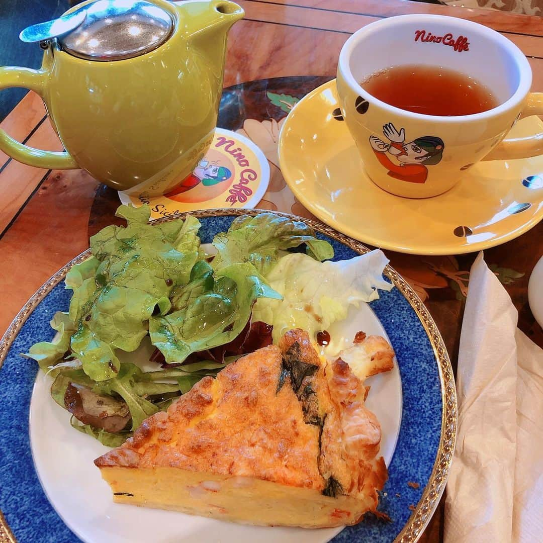 橘ゆりかさんのインスタグラム写真 - (橘ゆりかInstagram)「🥗🥪☕️🧡﻿ ﻿ おいしいもの食べたら﻿ 明るい気持ちになりました😋﻿ ﻿ 気分転換だいじ！！﻿ ﻿ ﻿ 今夜は #われポン 生放送出演です🀄️﻿ いつもより早い開始 22:00〜30:00‼️﻿ フジテレビONEからみてください📺✨﻿ ﻿ ﻿ ﻿ #キッシュ #おしゃれランチ #マイブーム #アッサムティー」3月13日 18時01分 - yuricalcal