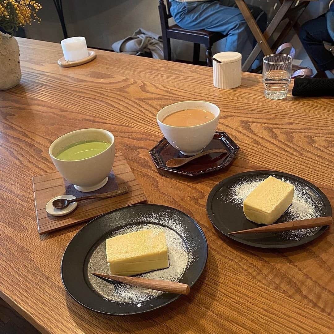 isutaさんのインスタグラム写真 - (isutaInstagram)「パンがおいしいナチュラルな雰囲気の喫茶店がおしゃれ♩﻿ ﻿ ﻿ 大阪の淀川通り沿いにある「喫茶Lamptira」はもっちもちのパンがおいしいと人気の喫茶店。﻿ ﻿ ﻿ 落ち着いたナチュラルな店内がおしゃれで、ゆっくりのんびりとカフェタイムを楽しみたい方にぴったりなんだそう♡﻿ ﻿ ﻿ ランチにサンドイッチはもちろん、カフェにスイーツもいただけます。﻿ ﻿ ﻿ 優雅な休日を過ごしたい時などにもいいですよね。翌朝のためにパンのテイクアウトもおすすめですよ。﻿ ﻿ ﻿ ﻿ ［喫茶Lamptira【旧店名】ひやわま］﻿ 大阪府大阪市淀川区木川東1-11-15 長島ビル 1F﻿ TEL︓06-6305-1224﻿ 営業時間︓11:00～18:00﻿ 定休⽇︓水曜日・他不定休あり﻿ ﻿ ﻿ ﻿ photo by﻿ @citrus.98622﻿ @y___ya28﻿ @mik390_﻿ @megu.03_03﻿ ﻿ ﻿ #isuta #イスタ #isutapic﻿ #isutacafe #カフェ巡り #おしゃれカフェ﻿ #カフェスタグラム #南方カフェ #西中島南方カフェ﻿ #cafe #喫茶lamptira #ひやわま #大阪カフェ巡り﻿ #cafestagram #大阪カフェ #カフェ好き﻿ #お洒落な人と繋がりたい #カフェ部﻿ #instacafe #instapic #instalike﻿ #カフェ好きな人と繋がりたい #大阪観光 #大阪巡り」3月13日 18時23分 - isuta_jp