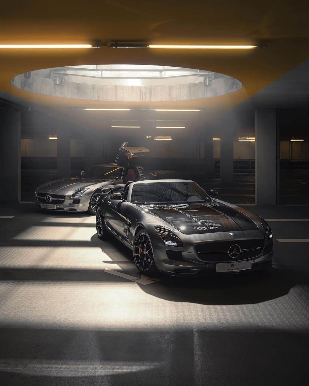 Mercedes AMGさんのインスタグラム写真 - (Mercedes AMGInstagram)「Left, or right? Would you choose the excellent Collectors Edition Mercedes-Benz SLS AMG Coupé or the Concours Edition Mercedes-Benz SLS AMG Cabriolet in the rare GT Final Edition? Both #AllTimeStars come with a 12-month warranty, a full check and a vehicle tool kit. Make your decision, click on the shopping tag and bring them home!  Photo: @mercedesbenzmuseum  #MercedesBenz #MB #daimler #MBclassic #mercedesbenzclassic #ClassicCar #dreamcar #instacar #car #r197 #c197 #GT #Coupé #MercedesAMG #SLS」3月13日 18時18分 - mercedesamg