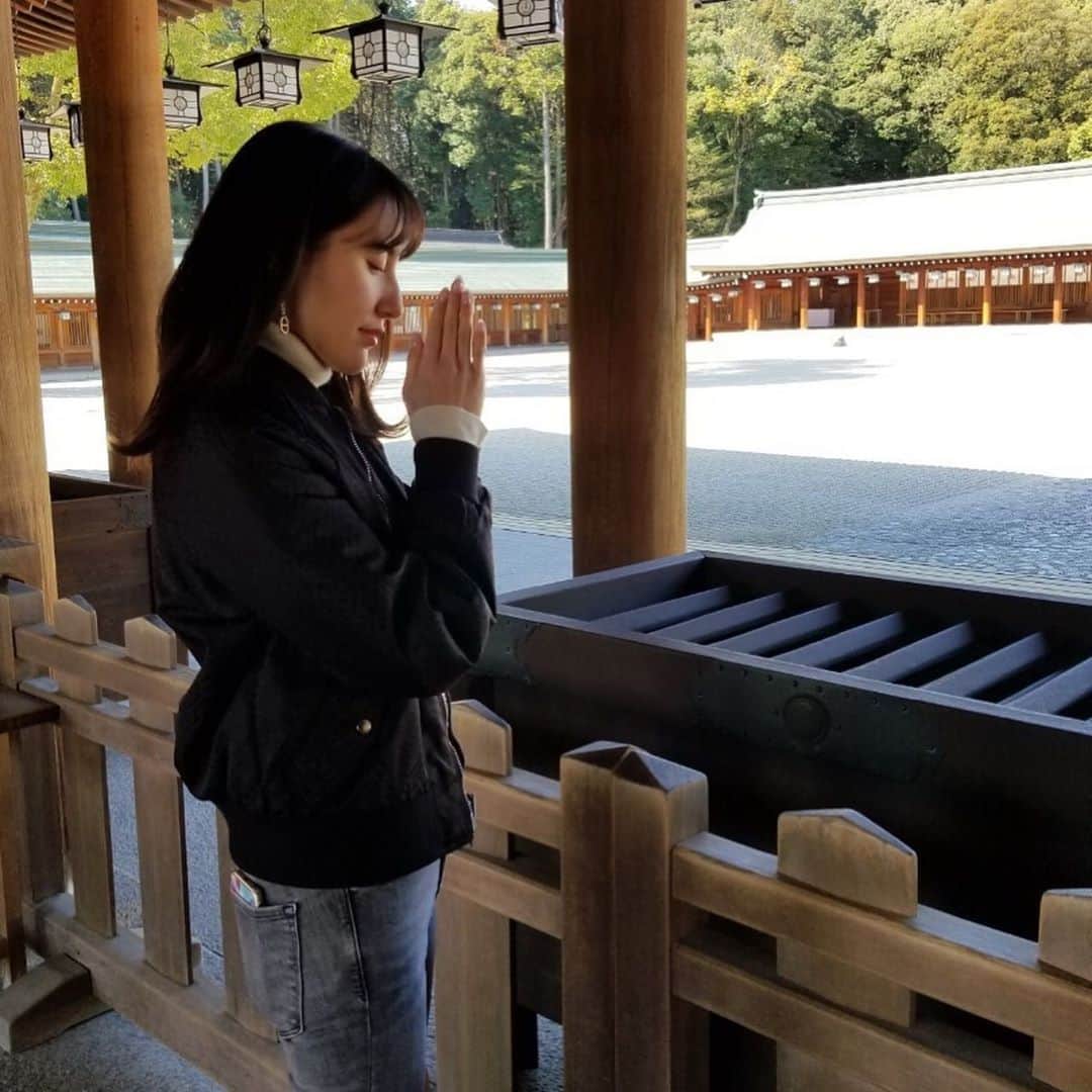 松本リコのインスタグラム：「・ ・ ・ ・ 橿原神宮でお参りしてきた！ ・ ・ ・ #大阪に帰ってます #japanesegirl #japangirl #japanesemodel #japanmodel #yahoo  #インスタグラマー #橿原神宮 #お洒落  #インフルエンサー #撮影 #ハーフ顔 #ハーフモデル #fashion #通販モデル #ファッション #楽天 #通販」