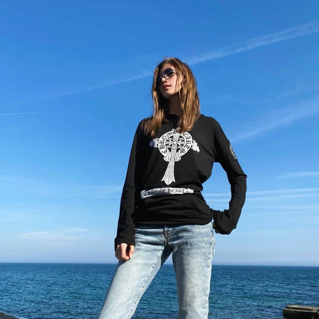 ヴァレリー・カウフマンのインスタグラム：「In these scary times I want to send everyone good vibes Stay safe ❤️」