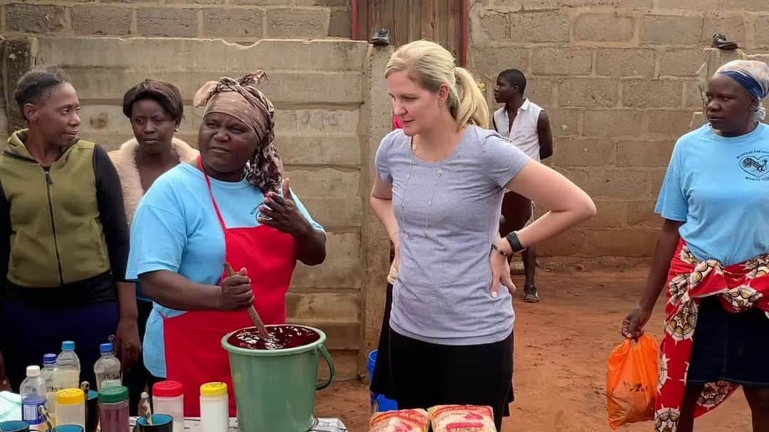 カースティ・コベントリーのインスタグラム：「The moment we realize empathy is a strength and not a weakness, we become very powerful.  #Empathy #WomensMonth #StrongerTogether #WomenLeadership」