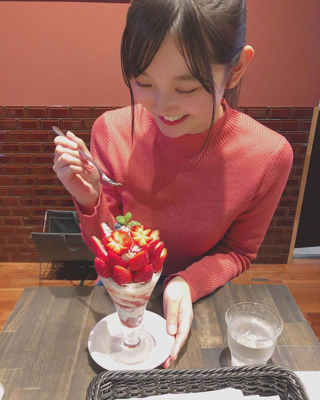 悠花さんのインスタグラム写真 - (悠花Instagram)「🍓🍓🍓 ・ 幸せな時間…🤤🤍」3月13日 20時27分 - haruka_217_