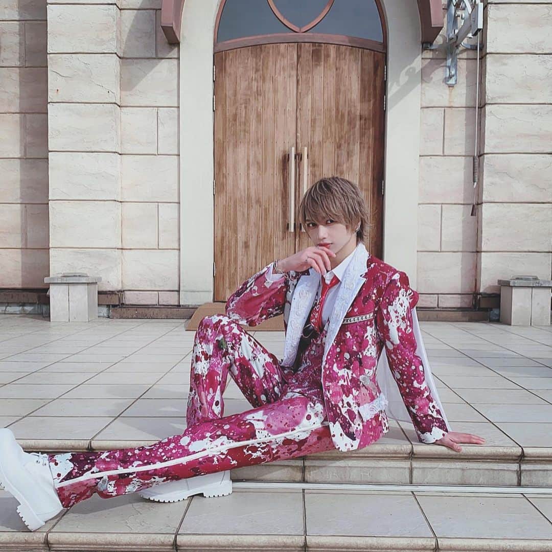 HAUさんのインスタグラム写真 - (HAUInstagram)「🌸サクラエビデンス🌸 #sakuraevidence #sakura #新衣装 #ピンク #メンズ #アイドル #メンズアイドル  #foryou  #vietnamese #Vietnam #ベトナム #ベトナム人 #純血 #金髪 #黒 #金 #茶髪  #followforfollowback #f4f #ナチュラル #model #ootd #makeup #japan #fyp」3月13日 20時32分 - haupika_bw