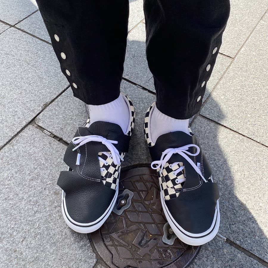 こんどうようぢさんのインスタグラム写真 - (こんどうようぢInstagram)「このVANSの靴めちゃかわいい〜 フラッグチェック好きだから 靴でワンポイントに入れるの良き。  #vans #vansjapan #PR」3月13日 20時36分 - kondoyohdi
