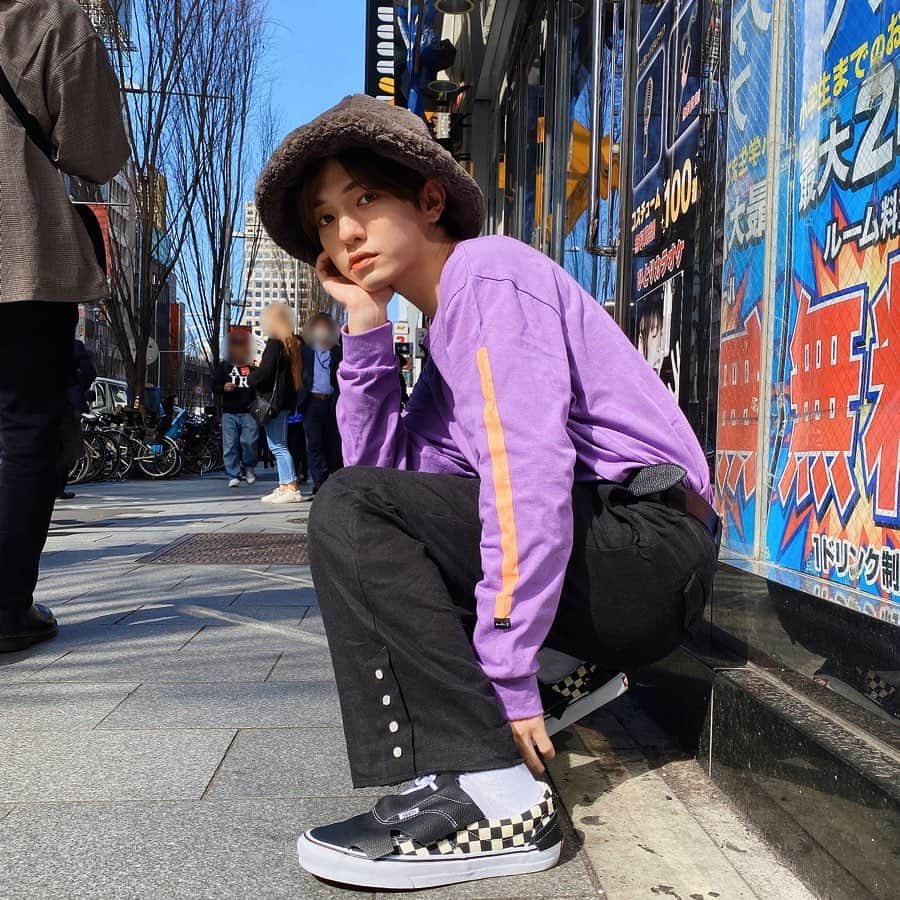 こんどうようぢのインスタグラム：「このVANSの靴めちゃかわいい〜 フラッグチェック好きだから 靴でワンポイントに入れるの良き。  #vans #vansjapan #PR」