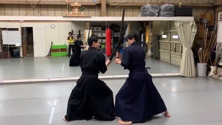 吉沢悠さんのインスタグラム写真 - (吉沢悠Instagram)「． Today's lesson. . 殺陣の稽古へ。 ． 改めて基礎的なおさらいから教わりました。 ． 細かい部分での修正点が、稽古で発見できるので、良い時間でした。 ． 最後はユースケと合わせてみて、本日終了。 ． ゴクウの森崎さん、ありがとうございました。 ． #action #japan #samurai #アクション #基礎 #侍 #時代劇 #殺陣 #ゴクウ #gokuu」3月13日 21時00分 - hisashi_yoshizawa