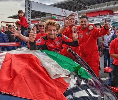 のインスタグラム：「Italian GT Champion 2019 @stegai sponsored by @tramontanoborse #tramontanonapoli #tramontano1865 #gtendurance」