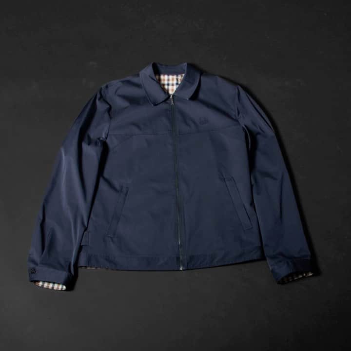 アクアスキュータムのインスタグラム：「Reverse your style with the elegant effortless transitional Brackley jacket – crafted simplicity is central to the make-up of our easy wear jackets. Tap to buy Brackley #aquascutum」