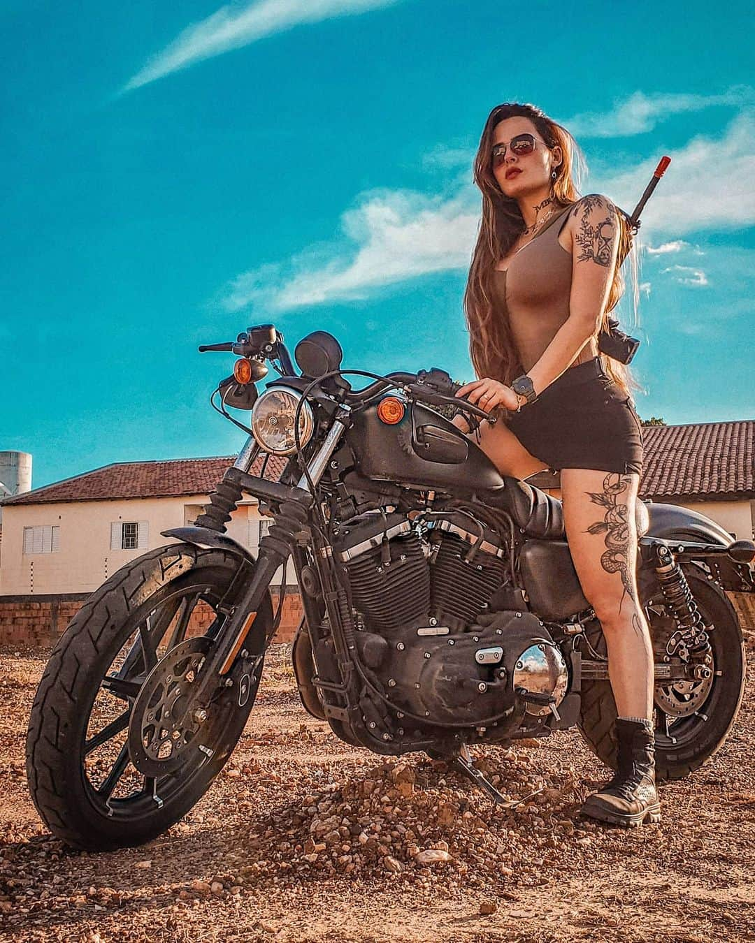 Anna Vargasさんのインスタグラム写真 - (Anna VargasInstagram)「Riding into the weekend like... . . Parcerias: LOJA: @companystoreac Use o cupom MYST para ganhar 5%OFF . EQUIPAMENTOS TÁTICOS: @511tacticalbrasil . MUNIÇÃO: @spartanairsoftmunition . TREINAMENTOS TÁTICOS: @fhtreinamentosespeciais . PATCHES BORDADOS: @1ciadistintivosoficial . SITES: @sitevipinternet . CAMISETAS: @teamsix.brasil . #airsoft #harley #harleydavidson #motorcycle #slowride #m4 #airsoftgirl #airsoftbrasil #milsim #freedom #lifestyle #tattoogirl」3月13日 21時29分 - myst.shots