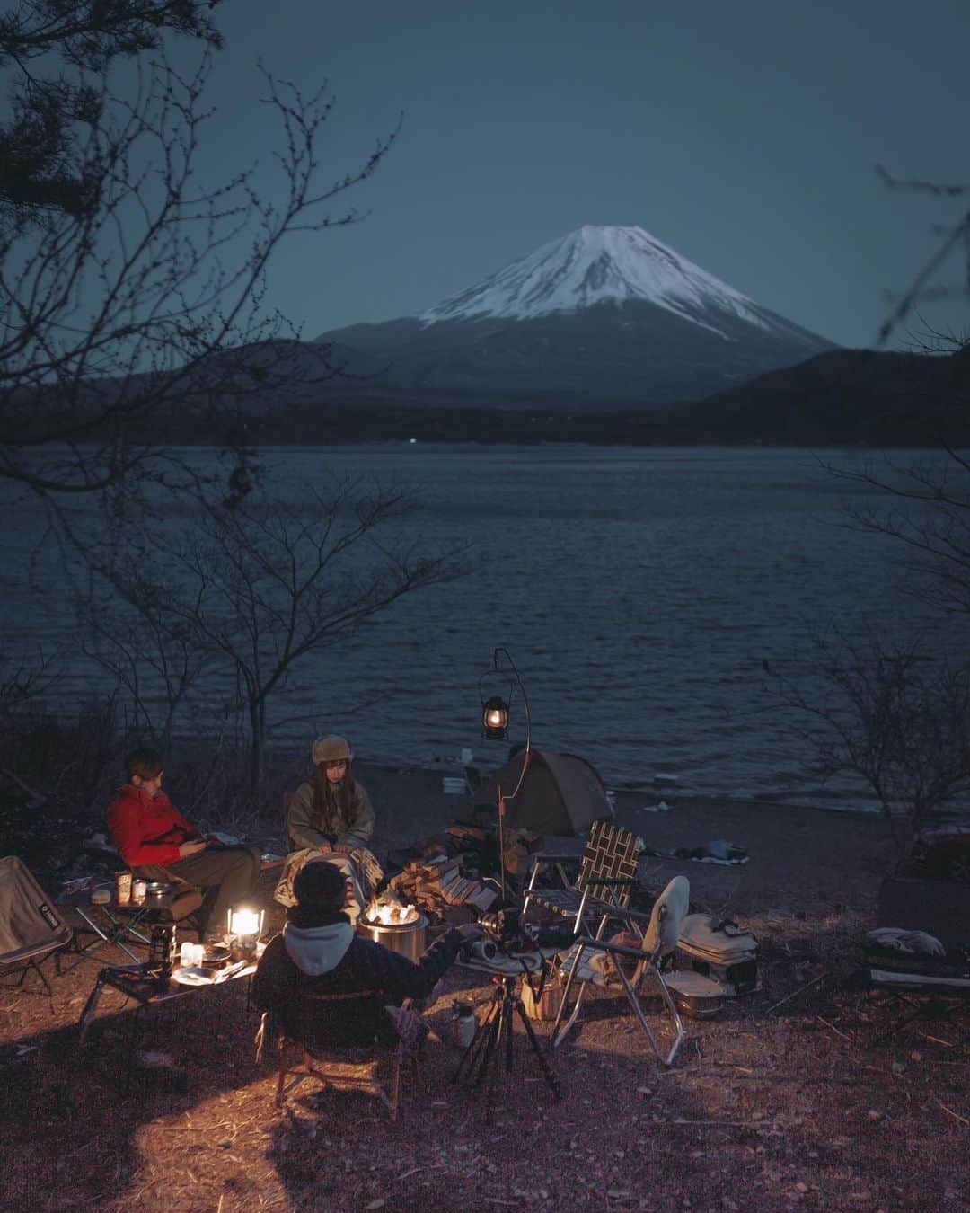 wacameraのインスタグラム：「My first time camp was sooooo fun! thank you friends! 楽しいことを考えないで生きるなんて無理だ。だからポッカリ空いた10日間をなにしてやろうか考え中。」