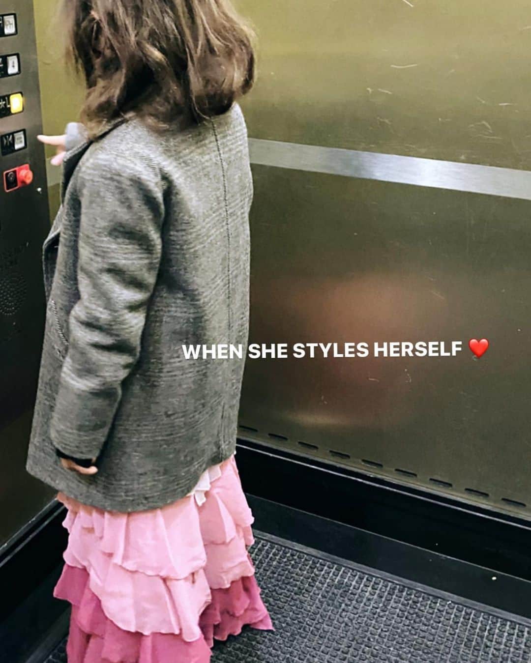 カリーヌ・ロワトフェルドのインスタグラム：「Best style💓💓💓 @romyandthebunnies」