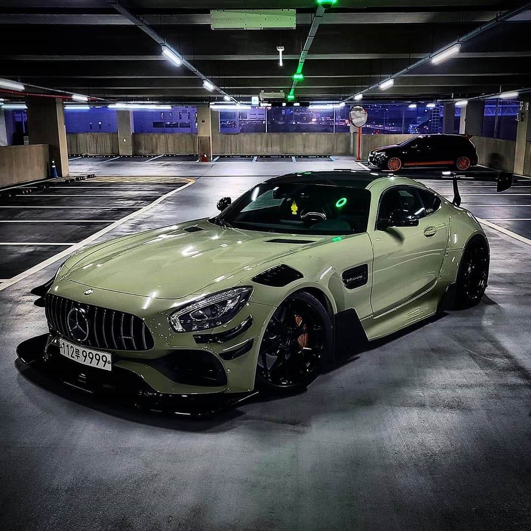 CarsWithoutLimitsさんのインスタグラム写真 - (CarsWithoutLimitsInstagram)「Wide AMG GT3 Photo @peaches_ryo  #carswithoutlimits #amggt3」3月13日 22時29分 - carswithoutlimits