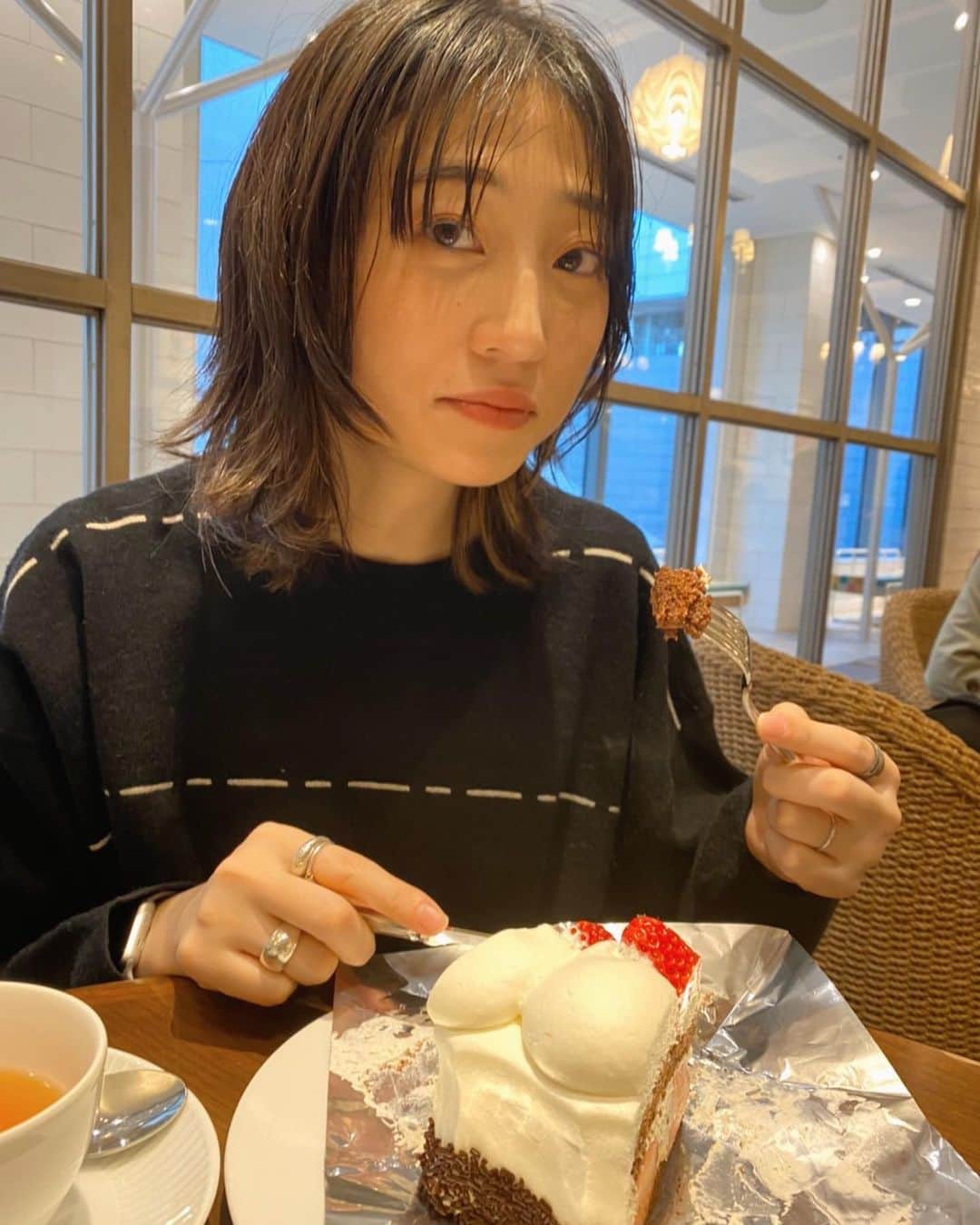 沙田瑞紀さんのインスタグラム写真 - (沙田瑞紀Instagram)「誕生日ケーキは HARBS🌿🌿 ニヤニヤ〜がとまらず  ケーキももちろんだけど、 桜フレーバーの紅茶が とっても美味しかったー #HARBS #29歳か〜」3月13日 22時25分 - mizuki_masuda