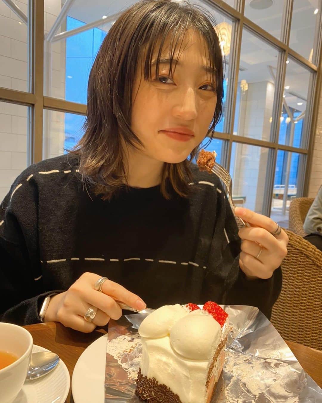 沙田瑞紀さんのインスタグラム写真 - (沙田瑞紀Instagram)「誕生日ケーキは HARBS🌿🌿 ニヤニヤ〜がとまらず  ケーキももちろんだけど、 桜フレーバーの紅茶が とっても美味しかったー #HARBS #29歳か〜」3月13日 22時25分 - mizuki_masuda