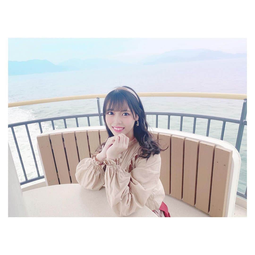 のインスタグラム：「デッキも座れて景色綺麗で良かった〜☺️✨﻿ ﻿ ﻿ #船#旅行#瀬戸内海汽船#松山#愛媛#愛媛旅行#海#sea#空港」
