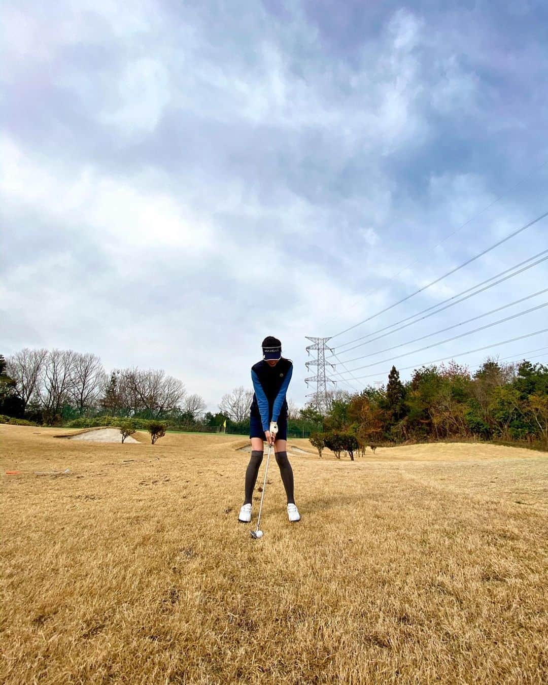 湯浅喬子さんのインスタグラム写真 - (湯浅喬子Instagram)「お疲れ様でした⛳️ @umagol コーチとマンツーマン ラウンドレッスンへ✨  また動画も載せます🏌️‍♀️ 今日のウェアは、 かっこいい感じにしてみました💙  #ゴルフ#golf#ラウンドレッスン #滝野カントリー倶楽部迎賓館コース  #ゴルフ女子#ゴルフウェア #kyokogolf」3月13日 22時39分 - kyorco