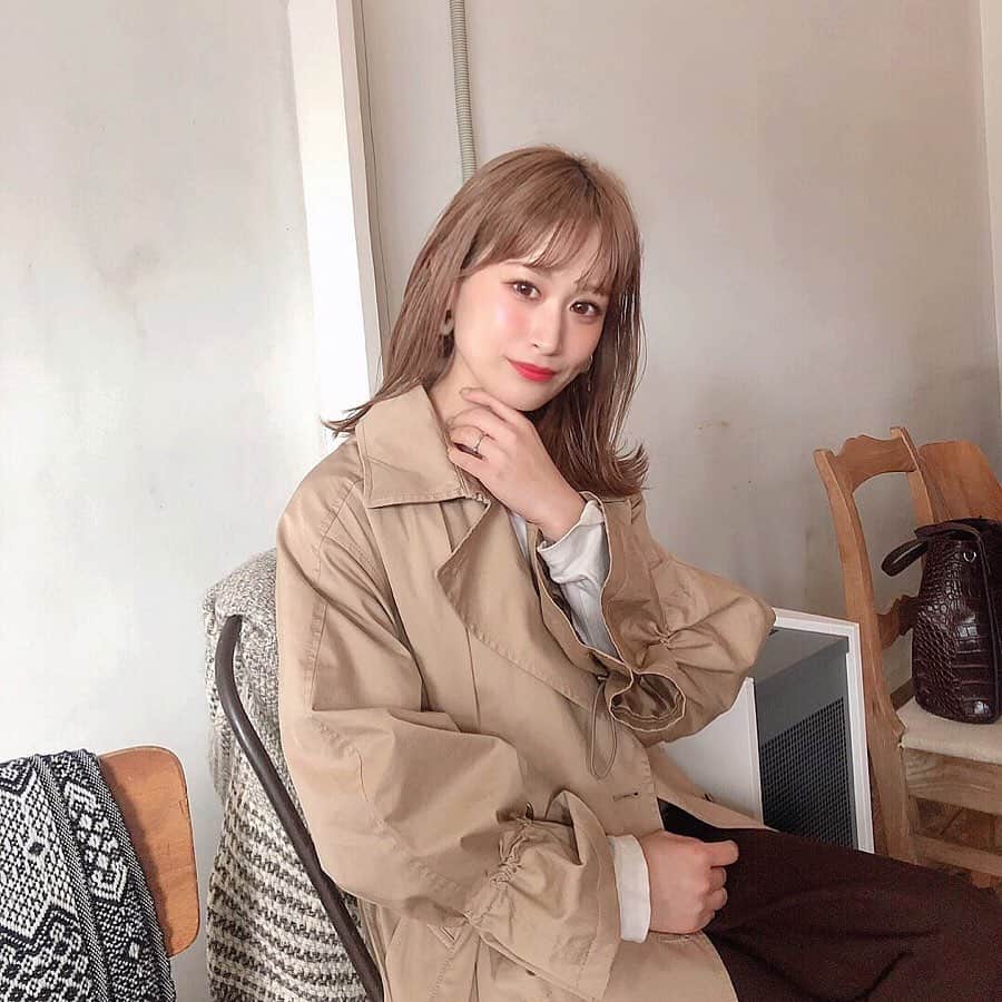 のインスタグラム：「新しくopenした渋クリ新橋院で、 初の脂肪溶解注射をしてきました！ @shibucli  @shimbashi_shibucli . . 気になっていた二の腕(右のみ)と二重顎に🐕 痛いかなーと思ったんだけど、 極細針とのことで全然痛くなかった🥺💕 脂肪溶解成分が脂肪を溶かして 流してくれるんだって🤔 . . 二の腕って体重落としても 全然細くならなくてどうしようもなかったから これで細くなってくれたらほんとに嬉しい😭 . . 1〜2週間おきに1回のペースで 3〜5回続けると効果が出てくるみたいなので 今後も続けてみてまたafter載せます😎😎📝 . . #渋谷美容外科クリニック #渋クリ #医療脱毛 #脂肪溶解注射 #痩身 #ダイエット #美容 #美容クリニック #小顔 #二の腕痩せ」
