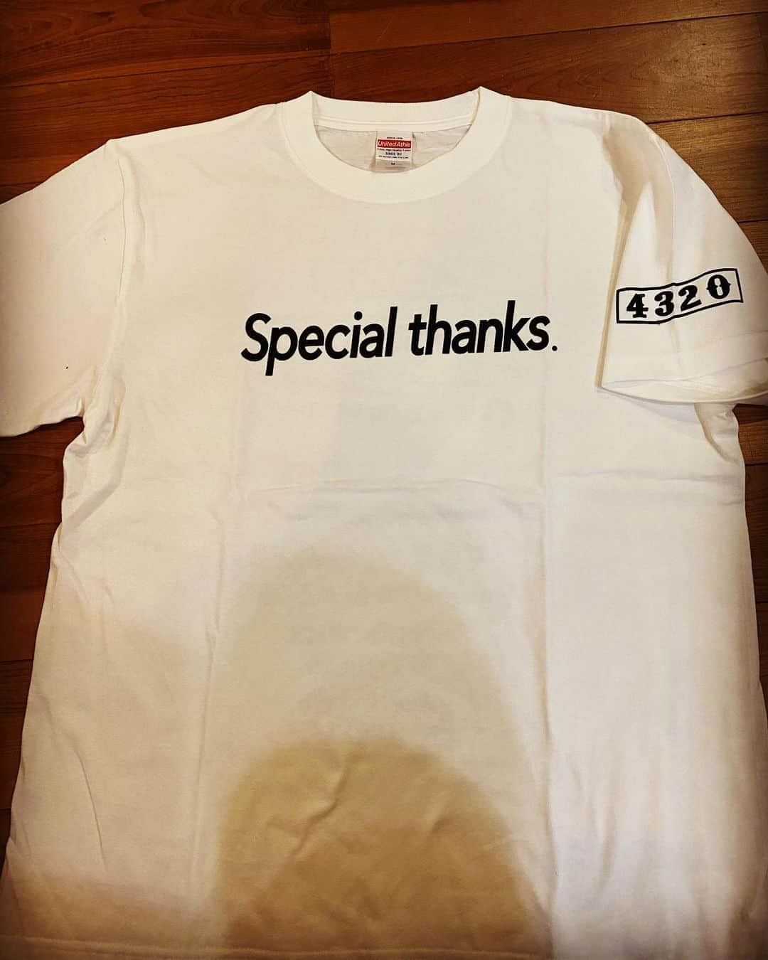 峰竜太さんのインスタグラム写真 - (峰竜太Instagram)「僕のファンクラブ限定Tシャツができたぞ！ みんなでこれ着て応援してくれい！ #峰竜太オンラインファンクラブ #会員限定Tシャツ #boatrace #alohatour2020 #specialthanks #youtube #instagram #facebook  #峰竜太ボートレースch #峰竜太ゲーム配信ch #muta #fides #唐津lagoonbase  #井原屋 #mahanafamily #唐津beachclub #blaizsurf #6makar  #アビエ #atsusan #楽群基地 みんな本当に #arigato」3月13日 23時31分 - ryuta.4320