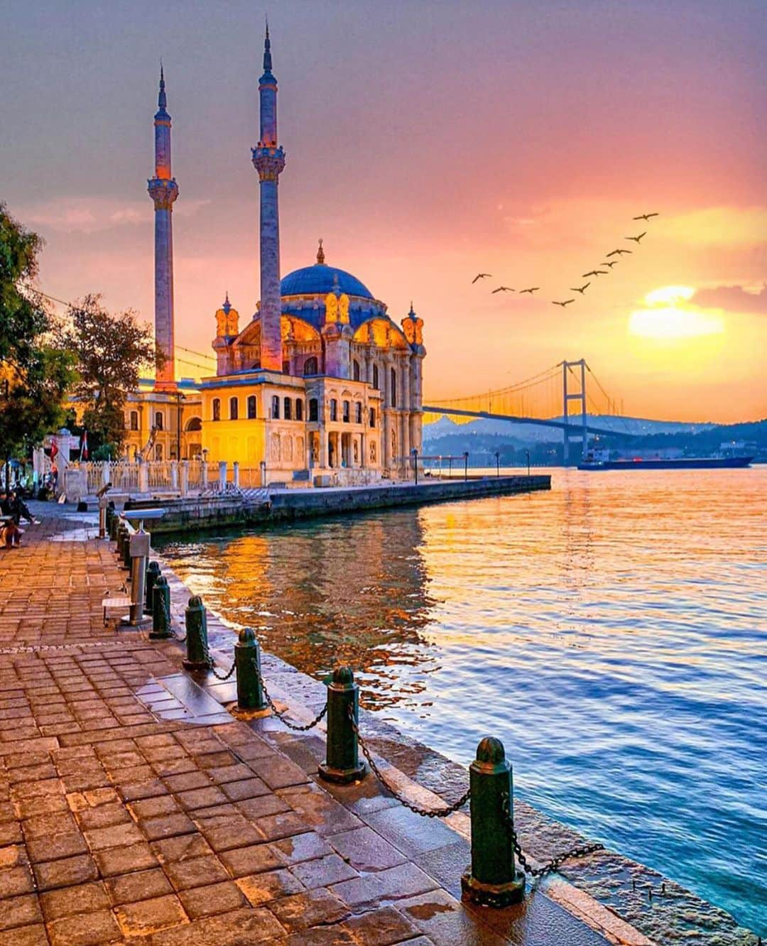 Wonderful Placesさんのインスタグラム写真 - (Wonderful PlacesInstagram)「Beautiful and colorful Istanbul - Turkey ✨❤️❤️❤️✨ . Pictures by ✨✨@takemyhearteverywhere✨✨ #wonderful_places for a feature ❤️」3月13日 23時43分 - wonderful_places