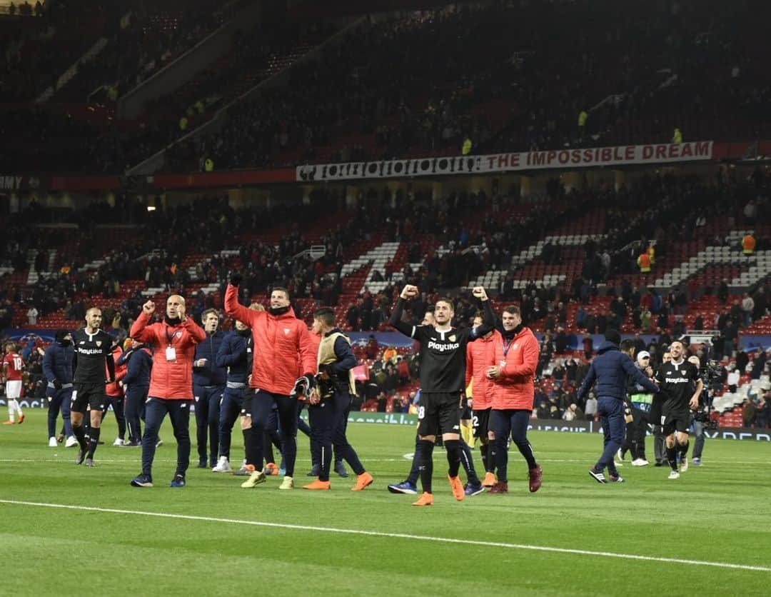 セルヒオ・エスクデロのインスタグラム：「Hoy hace dos años de uno de los mejores momentos que he vivido en mi carrera. Seguro que todos los sevillistas recordáis qué partido fue?😉 #VamosmiSevilla ⚪️🔴」