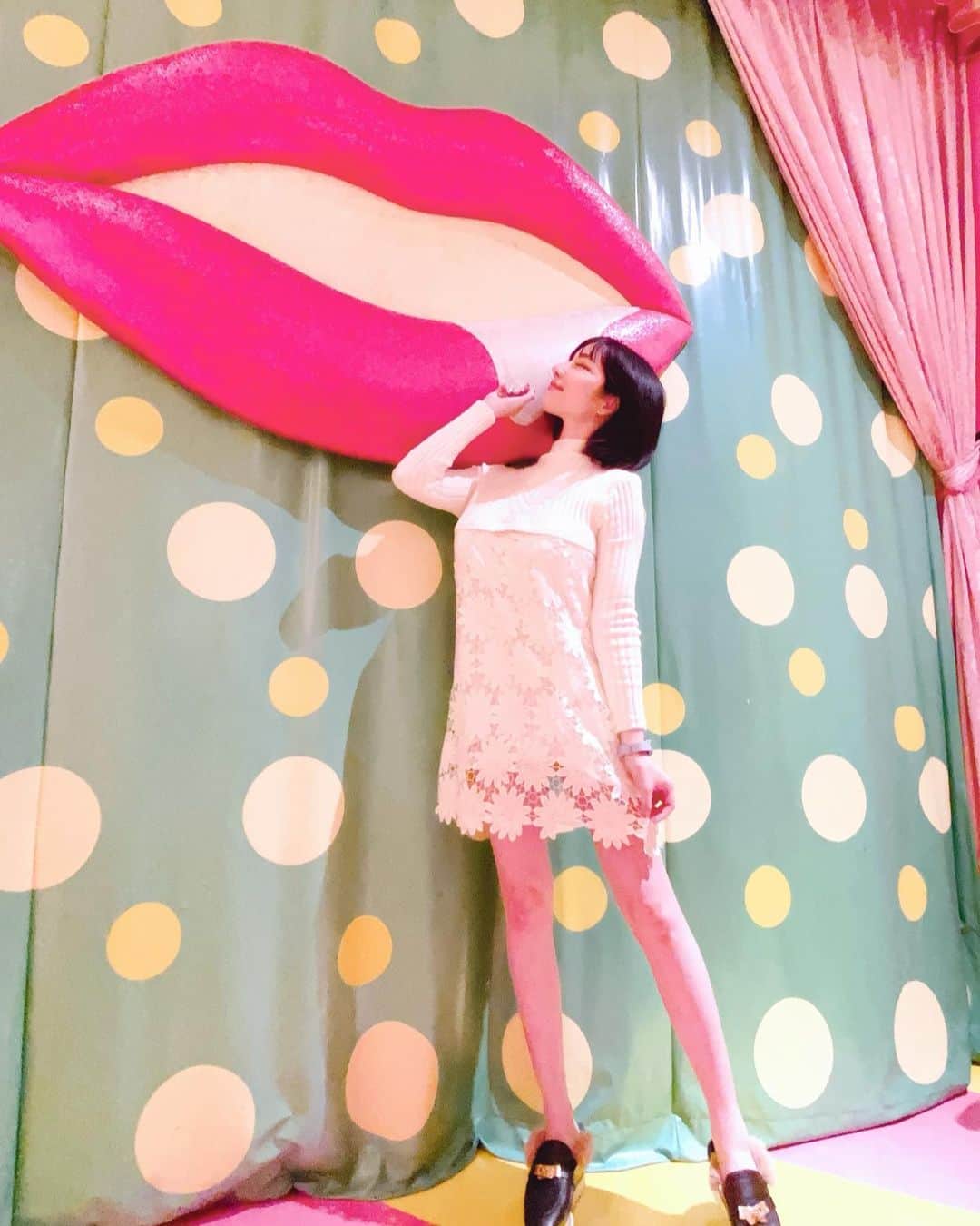 森下悠里さんのインスタグラム写真 - (森下悠里Instagram)「@selectshop.leeen  可愛い白ニットワンピ💓 - 夢のようなキュートな空間 やっぱり白がいいよね🍦🍭 - #ootd #fashion #knit #bd #op」3月14日 0時12分 - yuurimorishita