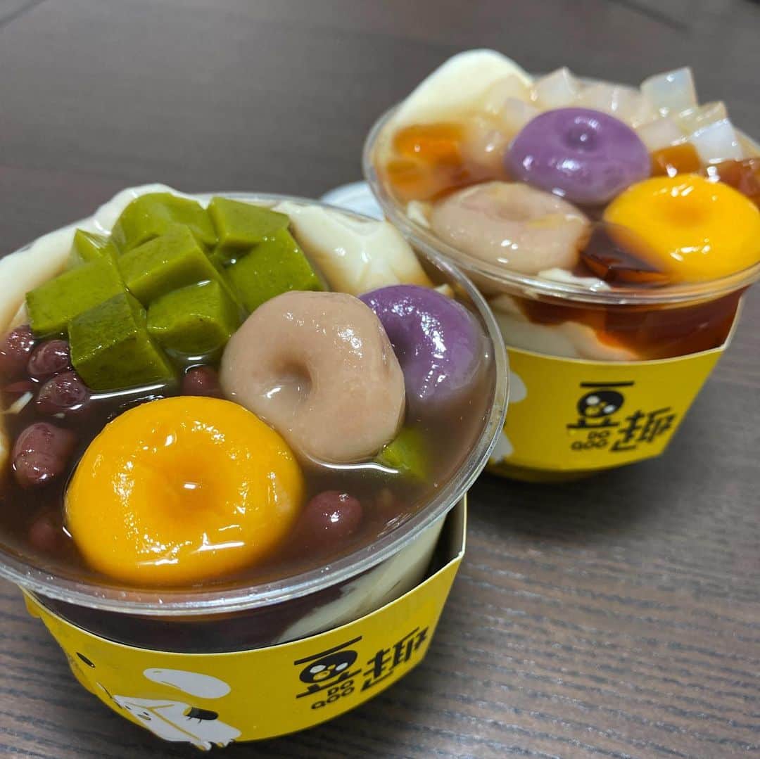 のインスタグラム：「・ @mrbeansg のスイーツをテイクアウト♬ ・ 前から気になっていたけど、50%オフのプロモーション中だったから初めて購入😆 ・ 溢れるくらいに詰まっていて、満足感ありました😍 ・ ・ #パヤレバクォーターモール #payalabersquare #ミスタービーン #mrbean」