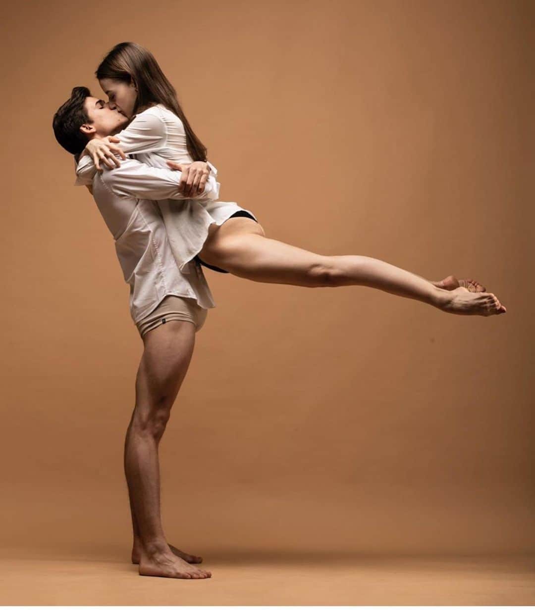 Ballet Is A WorldWide Languageさんのインスタグラム写真 - (Ballet Is A WorldWide LanguageInstagram)「Spread the love 🤎 @giordana_granata & @alessandropaoloni by @federicacapodancephotography  #giordanagranata #alessandropaoloni #federicacapophotography 🌟🙌🏻🤎」3月14日 0時15分 - worldwideballet