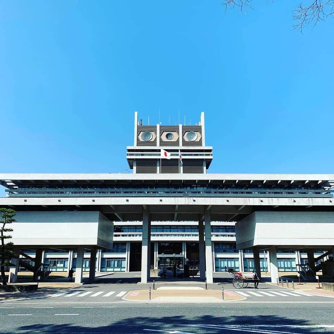 のインスタグラム：「#naraprefectureassembly #nara #mitsuokatayama #modernismbuilding #japanesemodernismbuilding」